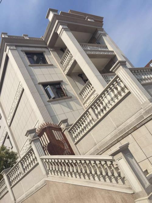 揭秘2公分仿石陶瓷磚 融合自然之美與現(xiàn)代建筑的卓越建材